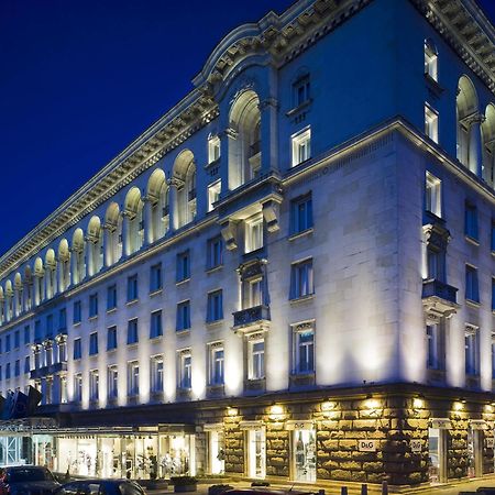 Sofia Balkan Palace Esterno foto The hotel at night