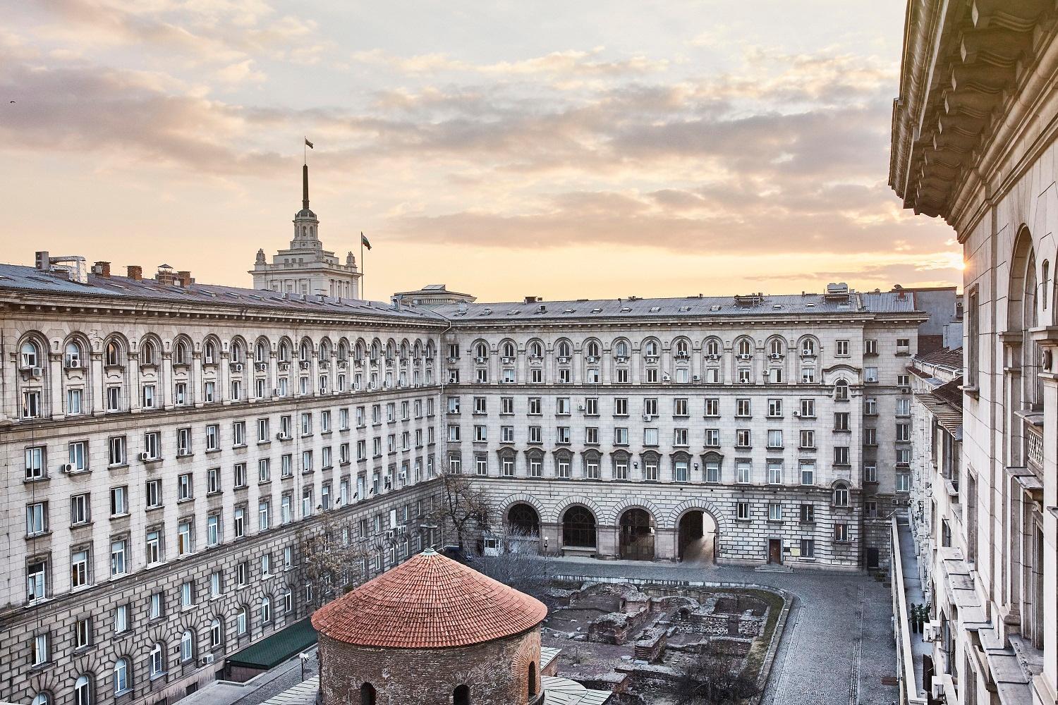Sofia Balkan Palace Esterno foto The headquarters of the Bulgarian National Bank in Sofia