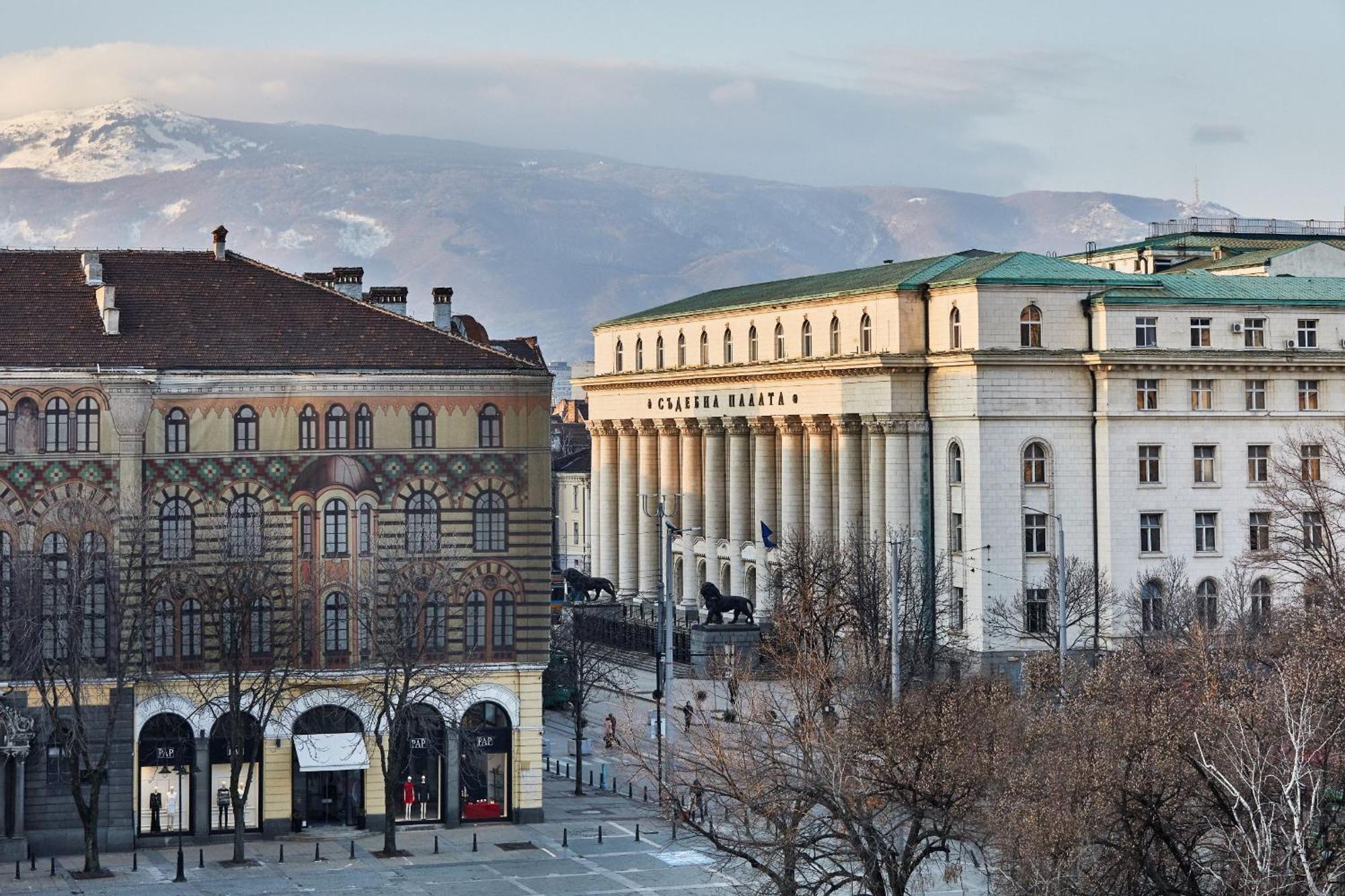 Sofia Balkan Palace Esterno foto The National Theatre