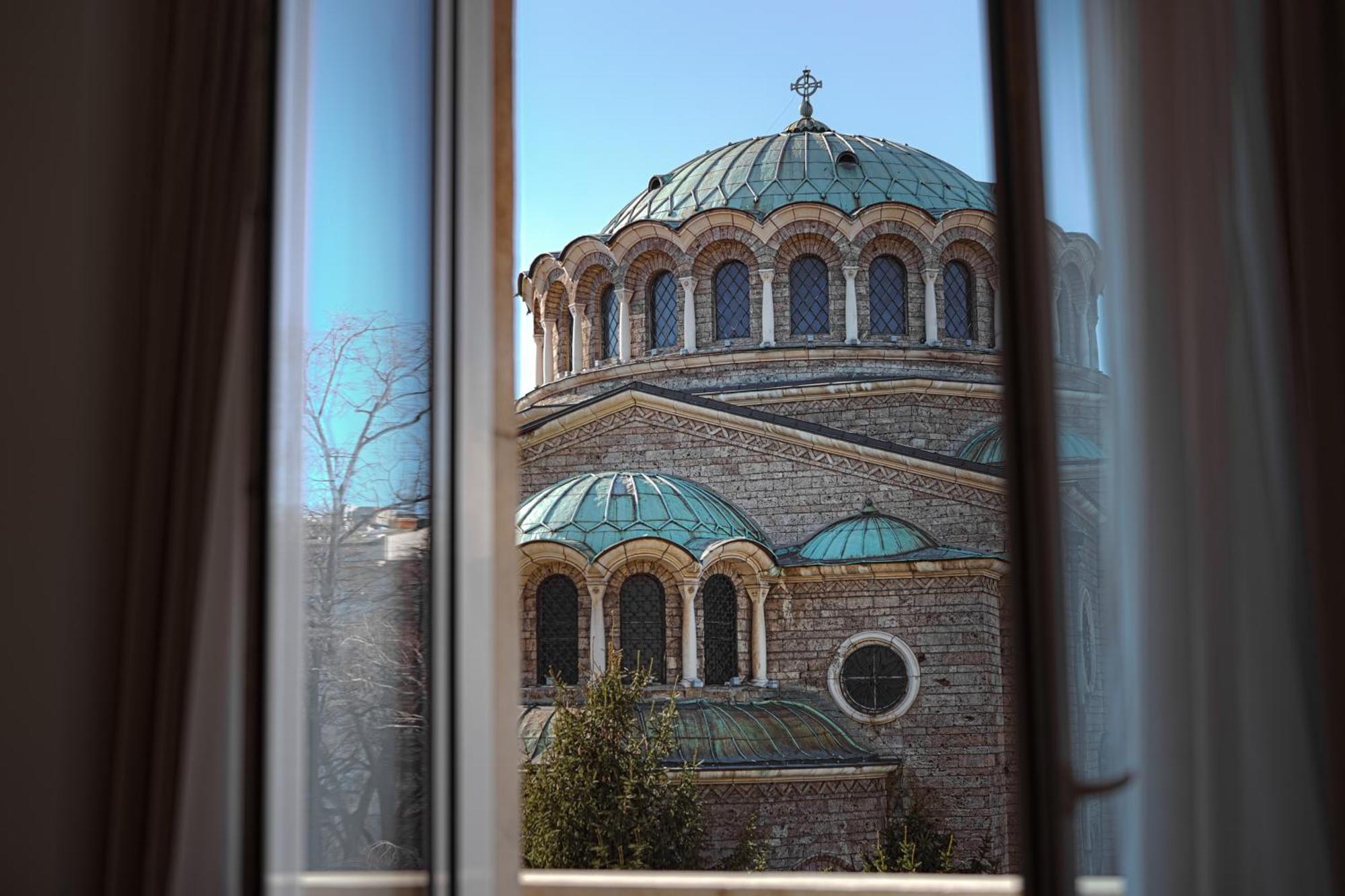 Sofia Balkan Palace Esterno foto The dome of the church