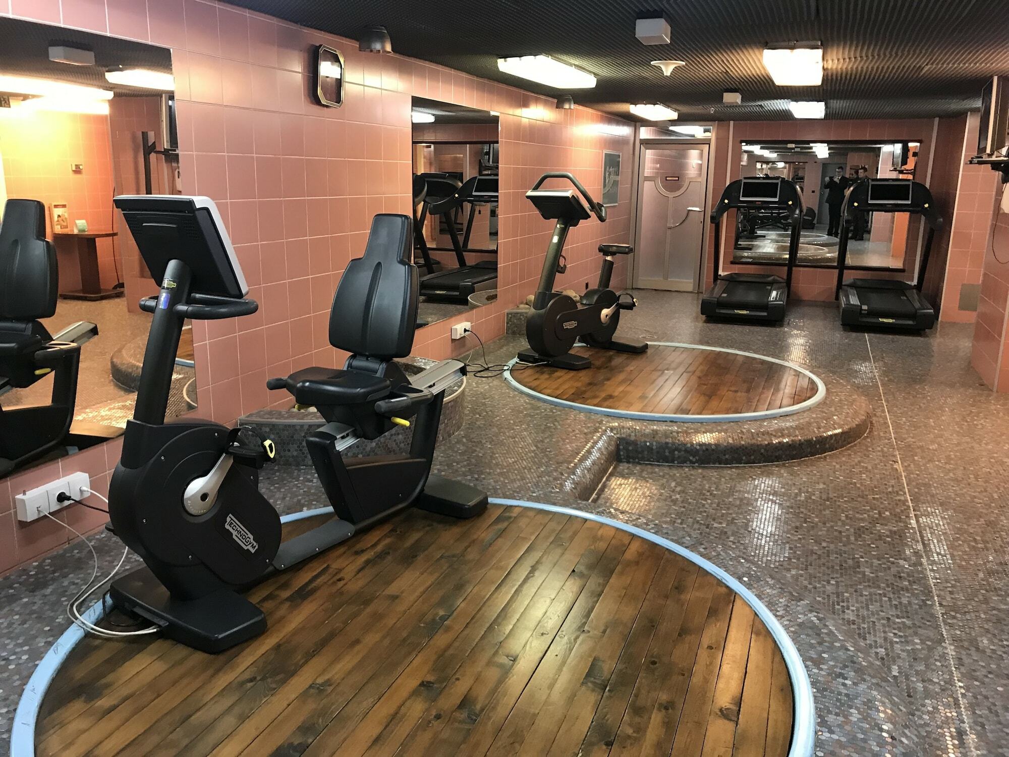 Sofia Balkan Palace Esterno foto The gym at the hotel